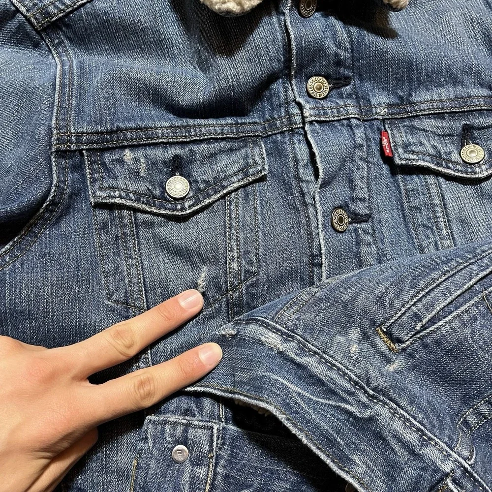 Levis Trucker Jacket Mens Medium Blue Jean Coat 58104 Sherpa DISTRESSED Y2K Era